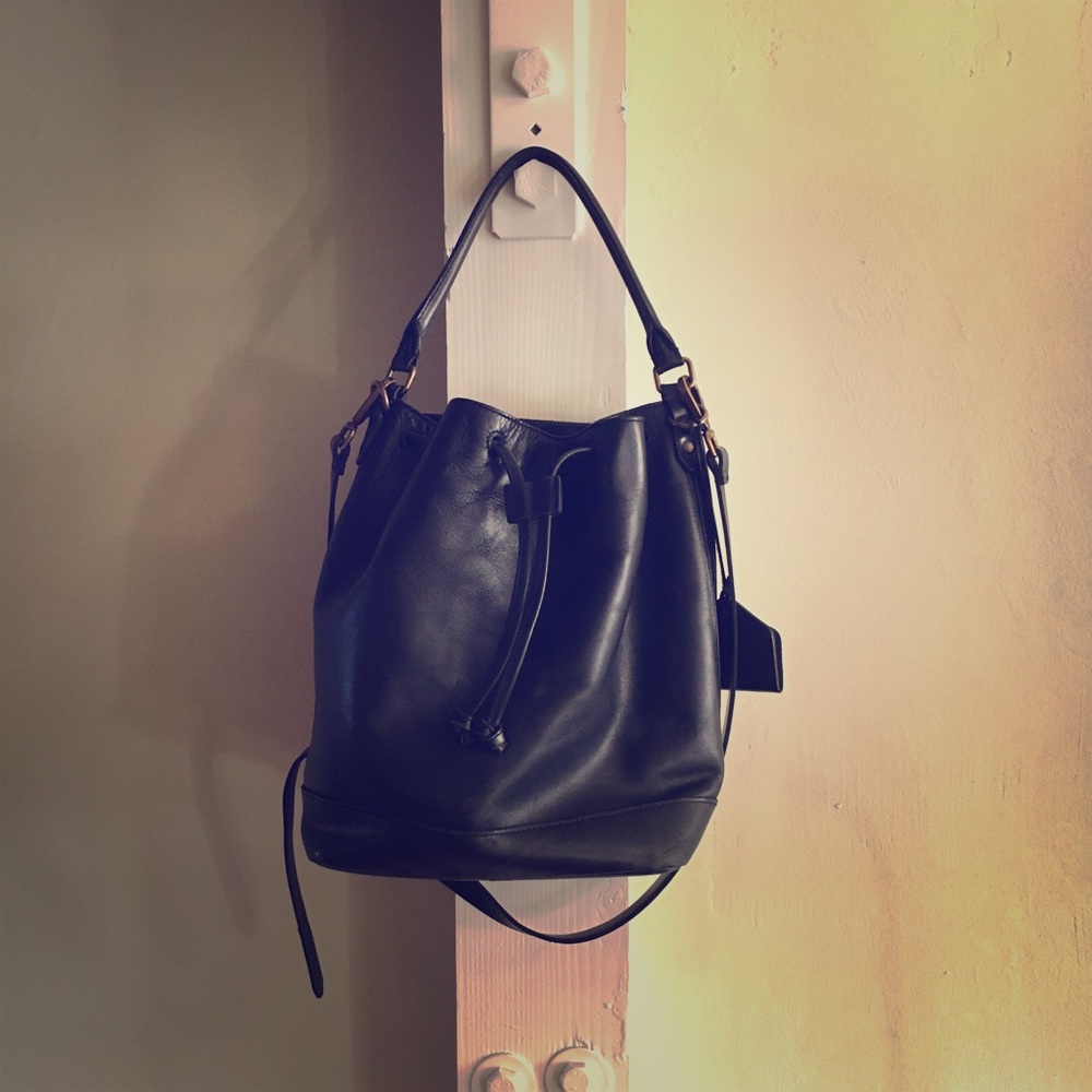 Madewell Lafayette bucket bag — black